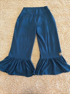 Matilda Jane Big Ruffles Cotton Stretch Crop Pants in Boho Blue (Teal), Womens M